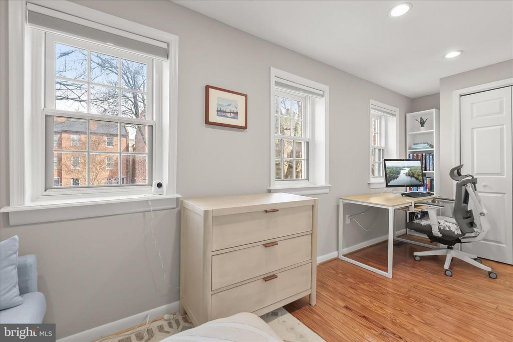 Image 23 of property listing at 133 W LEE ST, Baltimore, MD 21201