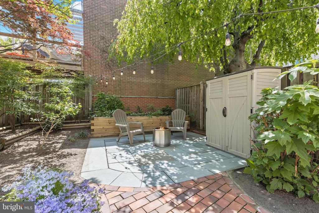 Image 37 of property listing at 133 W LEE ST, Baltimore, MD 21201