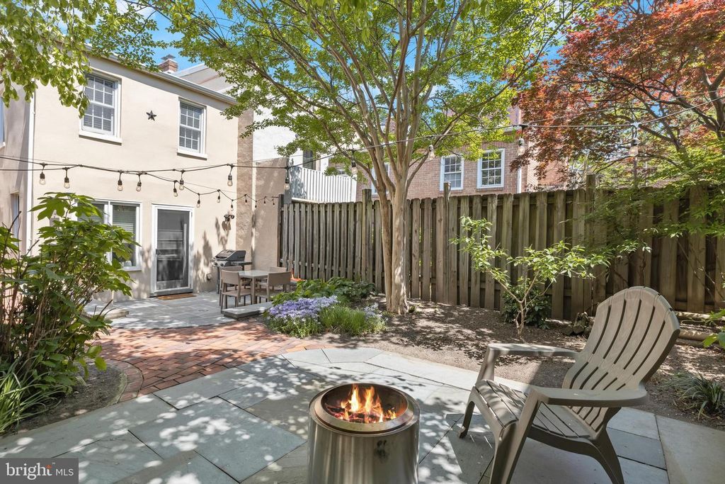 Image 39 of property listing at 133 W LEE ST, Baltimore, MD 21201