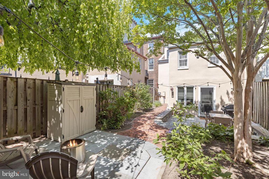 Image 40 of property listing at 133 W LEE ST, Baltimore, MD 21201