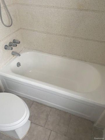 19005 Birchcrest Drive, Detroit, MI 48221