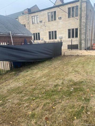 19005 Birchcrest Drive, Detroit, MI 48221