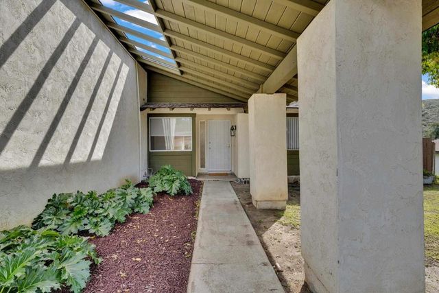 9931 Knollview Dr., Spring Valley, CA 91977