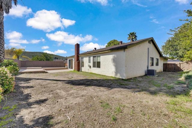 9931 Knollview Dr., Spring Valley, CA 91977