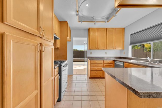 9931 Knollview Dr., Spring Valley, CA 91977