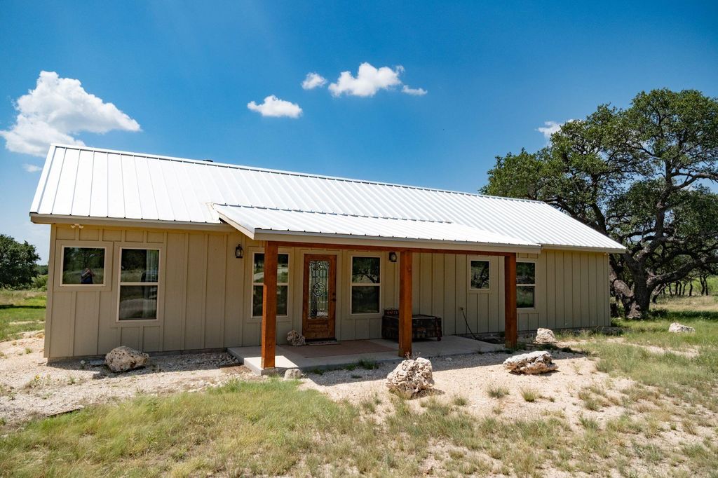 Image 4 of property listing at 3360 Farm To Market 2084, Christoval, TX 76935