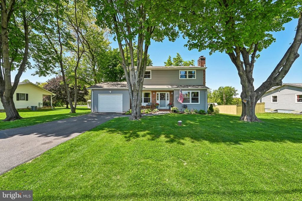 Image 3 of property listing at 1210 RANDOM RIDGE RD, Westminster, MD 21157