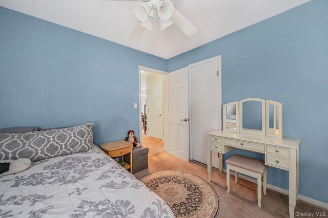 10 Gordon Avenue, Westbury, NY 11590