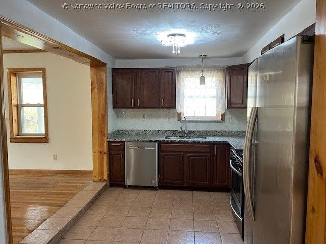 916 Lincoln Avenue, South Charleston, WV 25309