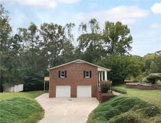 2286 Lynn Circle, Trinity, NC 27370