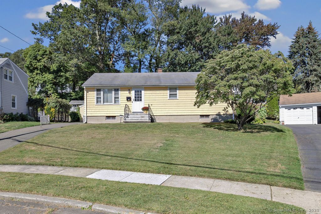 106 Red Bird Drive, Stratford, CT 06614