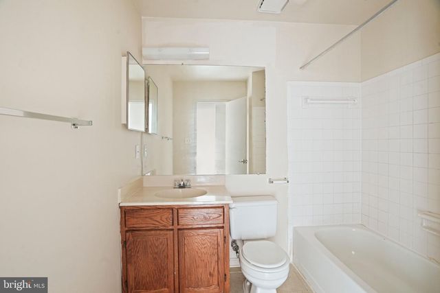 889 SAINT MICHAELS DR, Bowie, MD 20721