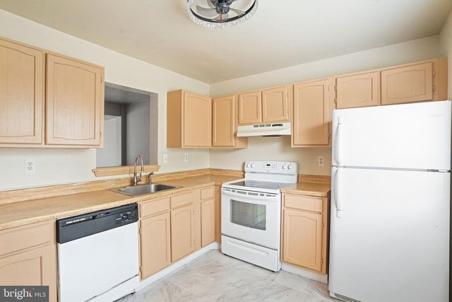 889 SAINT MICHAELS DR, Bowie, MD 20721
