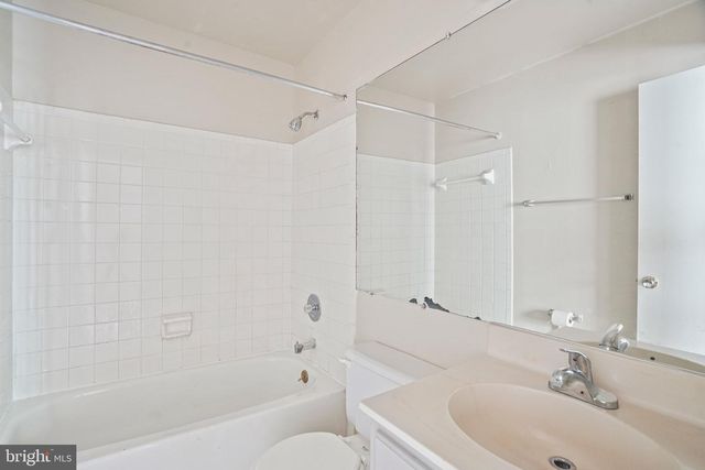 889 SAINT MICHAELS DR, Bowie, MD 20721