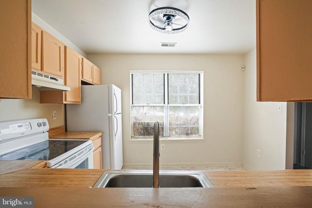 889 SAINT MICHAELS DR, Bowie, MD 20721