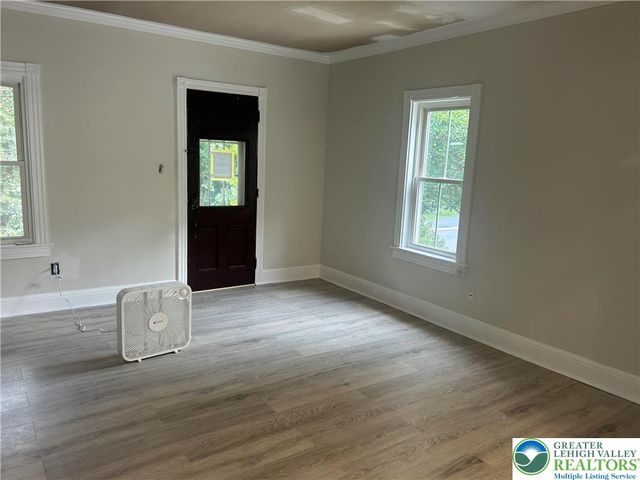92 Creek Road, Washington Twp, PA 18013