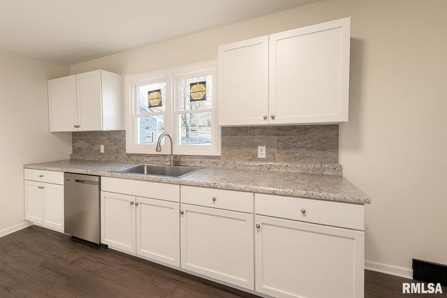 1417 W MCCLURE Avenue, Peoria, IL 61604