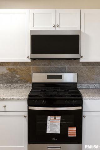 1417 W MCCLURE Avenue, Peoria, IL 61604