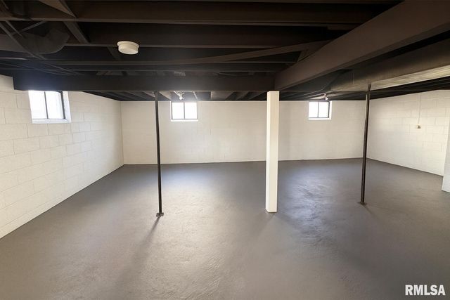 1417 W MCCLURE Avenue, Peoria, IL 61604