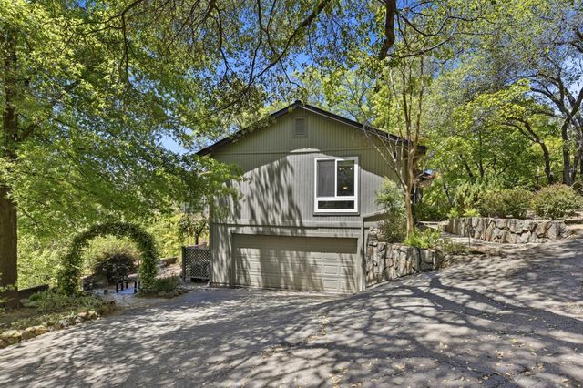 12420 Incline Dr, Auburn, CA 95603