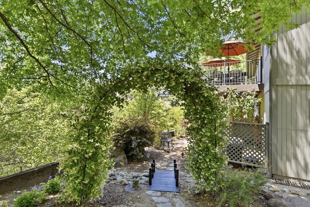 12420 Incline Dr, Auburn, CA 95603