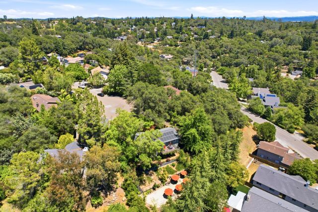 12420 Incline Dr, Auburn, CA 95603