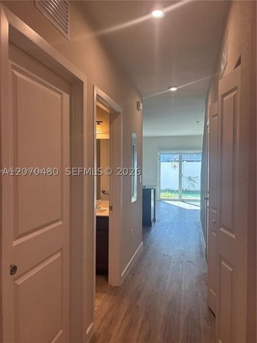 1021 NW 5th St, Florida City, FL 33034