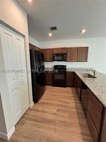 1021 NW 5th St, Florida City, FL 33034