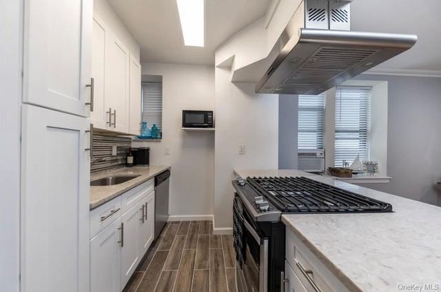 25 W Broadway 115, Long Beach, NY 11561