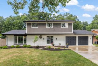 207 Meadow Wood Drive, Joliet, IL 60431