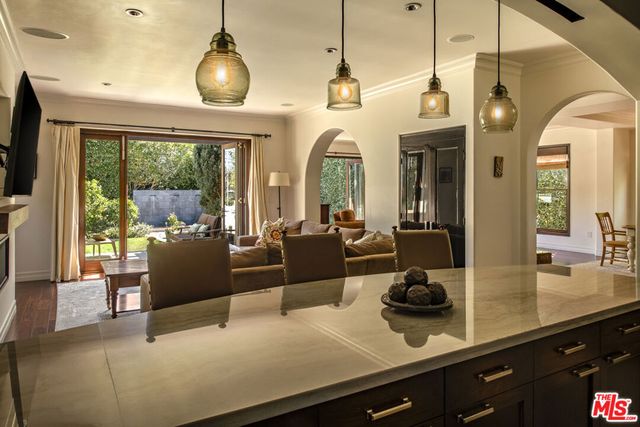 7222 Kentwood Avenue, Los Angeles, CA 90045