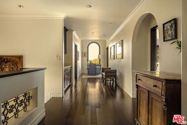 7222 Kentwood Avenue, Los Angeles, CA 90045