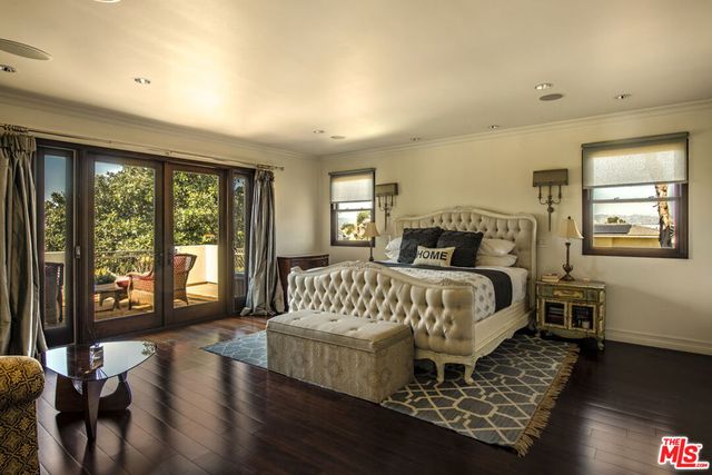 7222 Kentwood Avenue, Los Angeles, CA 90045