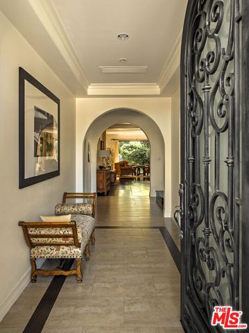 7222 Kentwood Avenue, Los Angeles, CA 90045