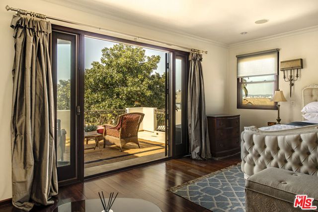 7222 Kentwood Avenue, Los Angeles, CA 90045