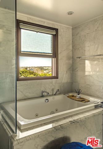 7222 Kentwood Avenue, Los Angeles, CA 90045