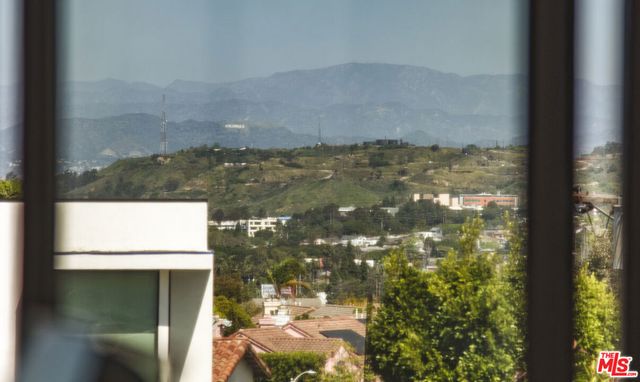 7222 Kentwood Avenue, Los Angeles, CA 90045