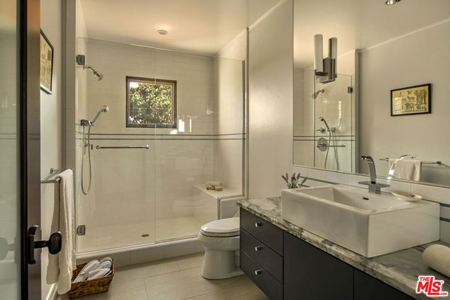 7222 Kentwood Avenue, Los Angeles, CA 90045