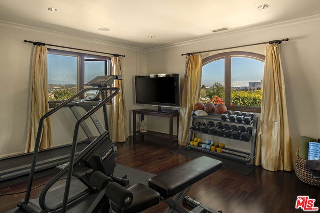 7222 Kentwood Avenue, Los Angeles, CA 90045