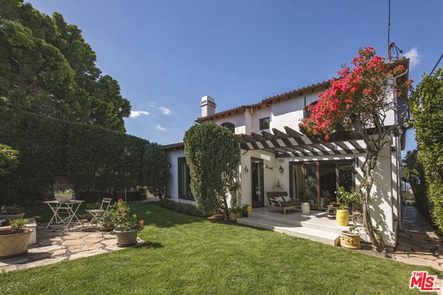 7222 Kentwood Avenue, Los Angeles, CA 90045