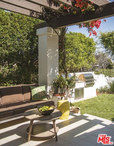 7222 Kentwood Avenue, Los Angeles, CA 90045