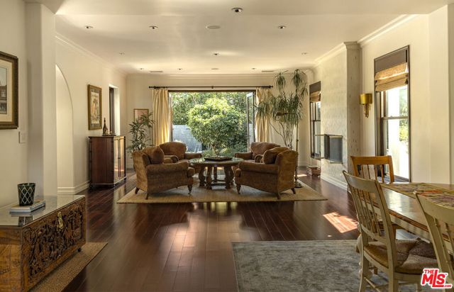 7222 Kentwood Avenue, Los Angeles, CA 90045