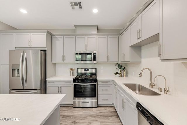 697 Camino Tierra Santa, Camarillo, CA 93010