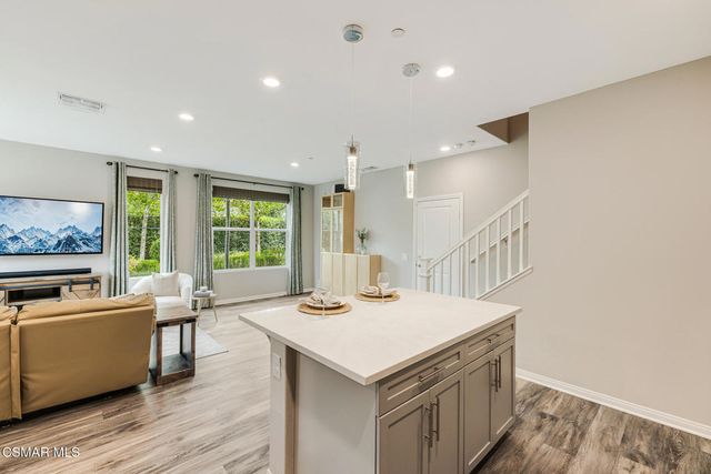 697 Camino Tierra Santa, Camarillo, CA 93010