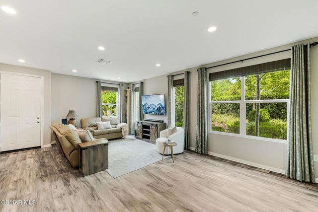 697 Camino Tierra Santa, Camarillo, CA 93010