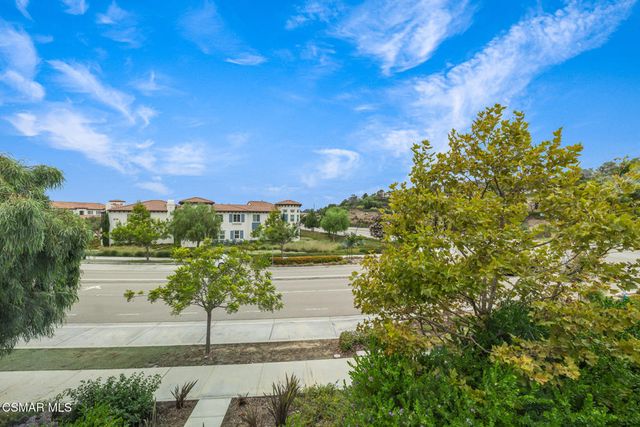 697 Camino Tierra Santa, Camarillo, CA 93010