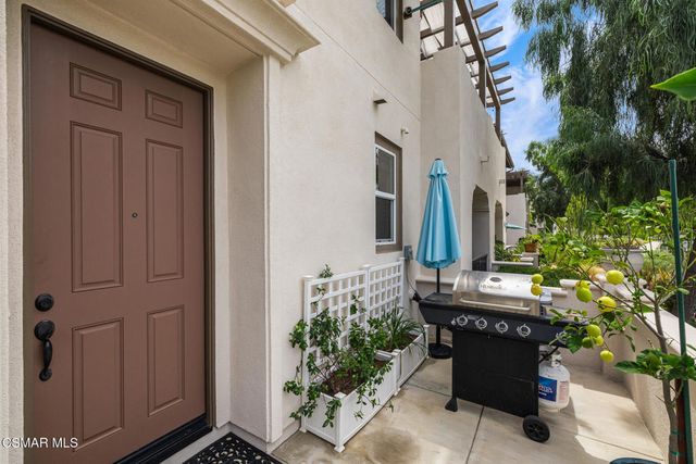 697 Camino Tierra Santa, Camarillo, CA 93010