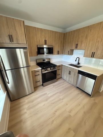 6971 N Bell Avenue 2, Chicago, IL 60645