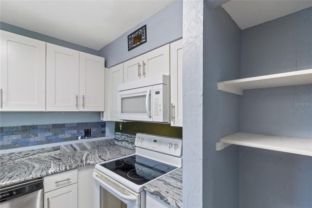 1836 N CRYSTAL LAKE DRIVE 19, Lakeland, FL 33801