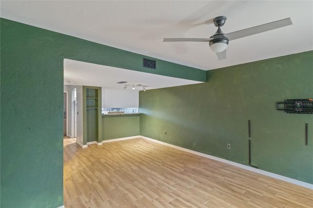 1836 N CRYSTAL LAKE DRIVE 19, Lakeland, FL 33801